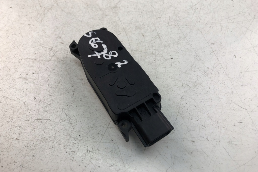 фото №1, Блок управления dacia sandero ii 6477r1012 2014