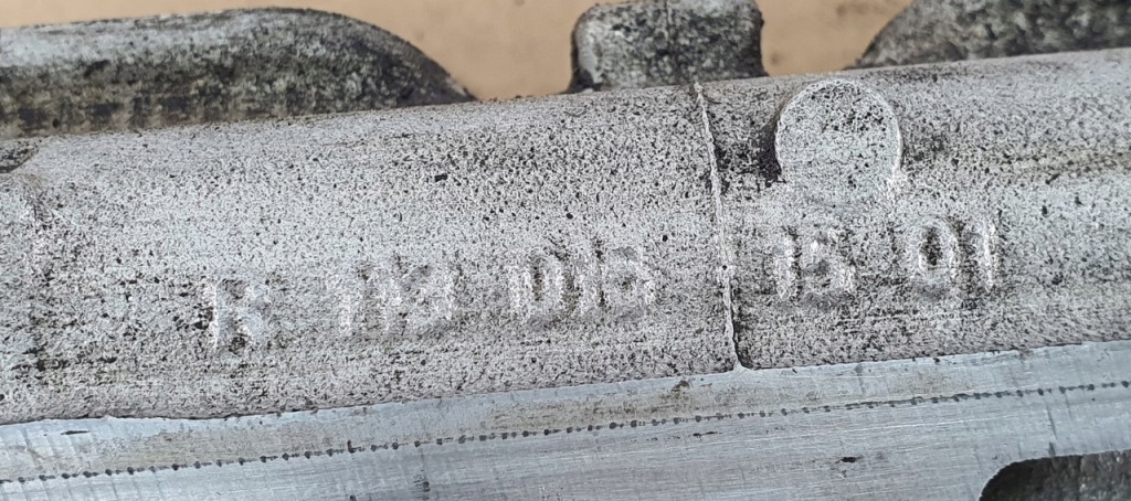 Головка права mercedes ml w163 4.3 v8 r1130161501 Ціна