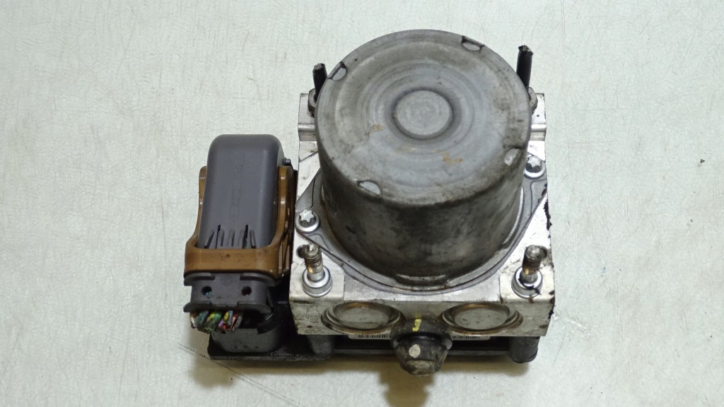 Купити Насос abs peugeot 308 1.6hdi