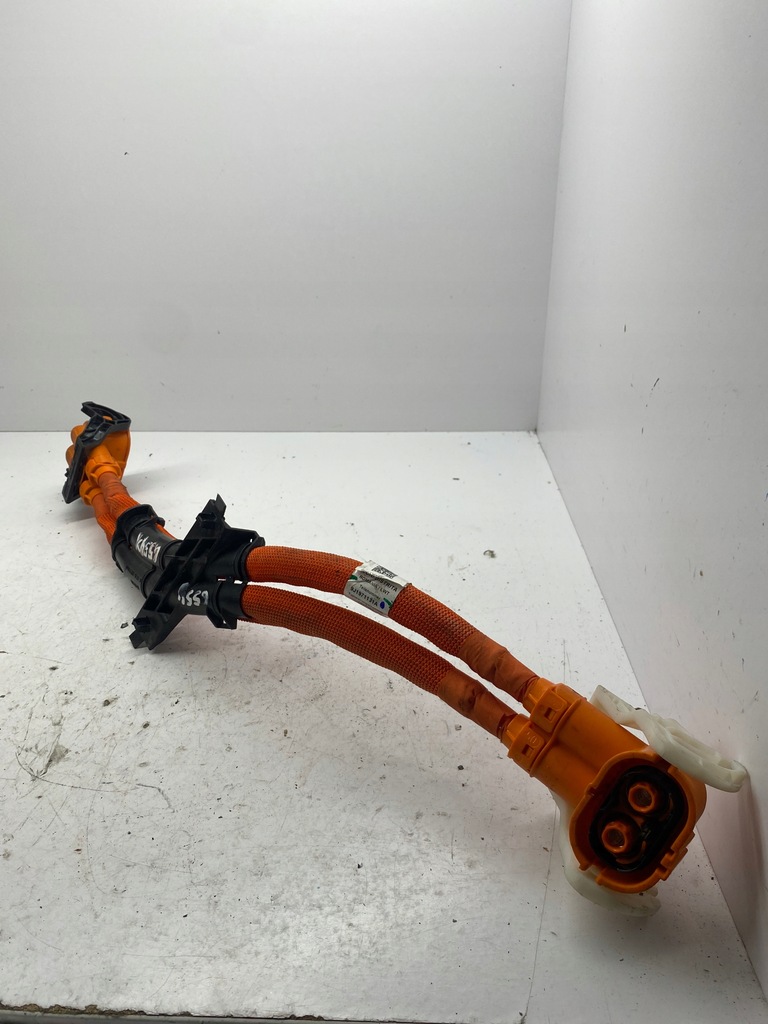 фото №4, Porsche taycan шланг аккумулятор 9j1971131a