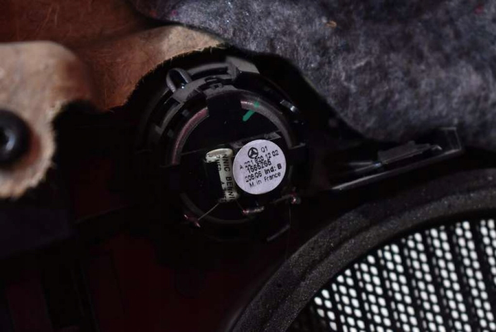 фото №6, Обшивка обшивки дверь eu mercedes e-klasa w211 kombi lift 06-09