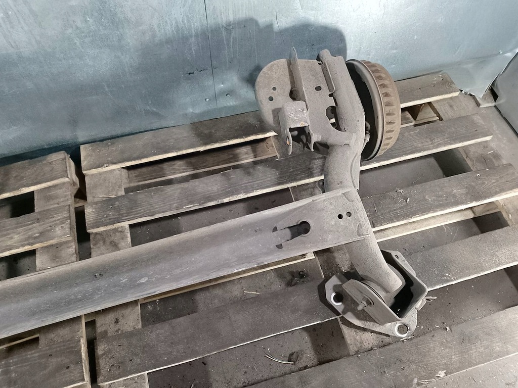 фото №9, Балка подвеска, oś задняя dacia dokker 555110548r 1.6 sce