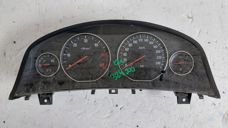 фото №1, Opel signum счетчик приборная панель 13144745wd