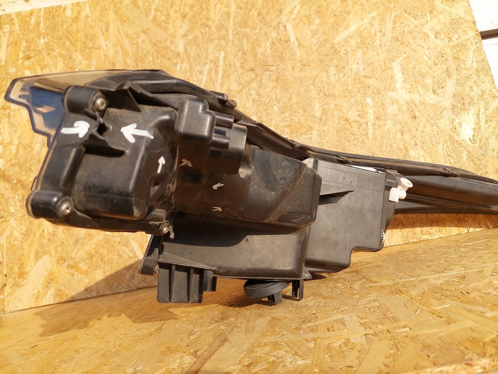 фото №11, Toyota c-hr 2018 лампы передние