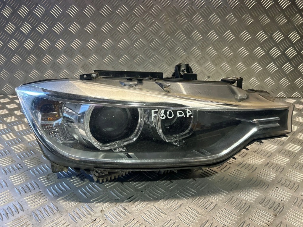 фото №1, Лампа права bmw 3 f30 f31 ксенон поворотна 7259548