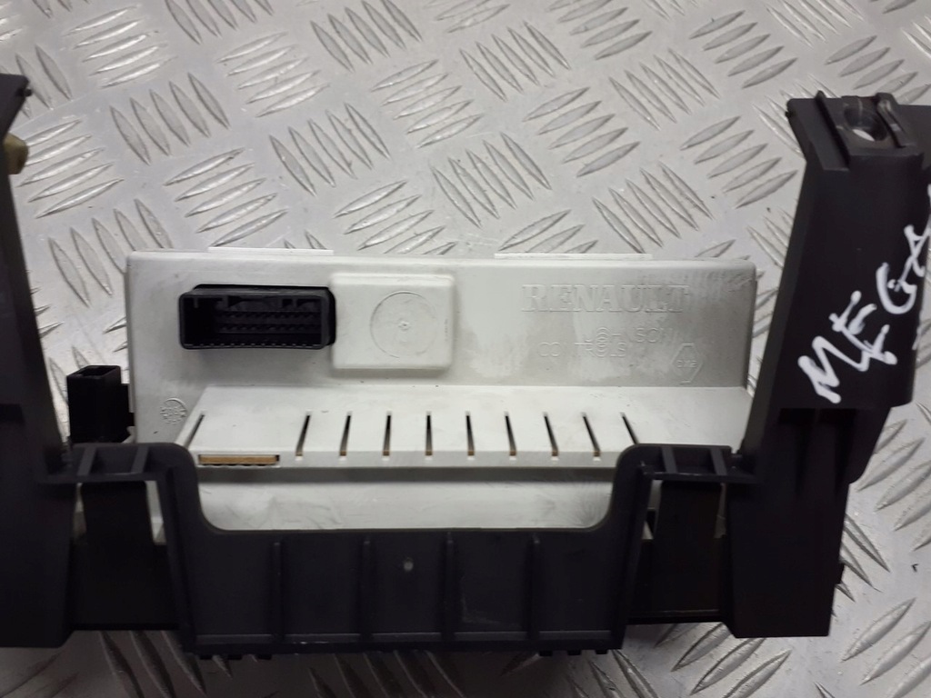 фото №4, Дисплей renault megane ii 8200755120