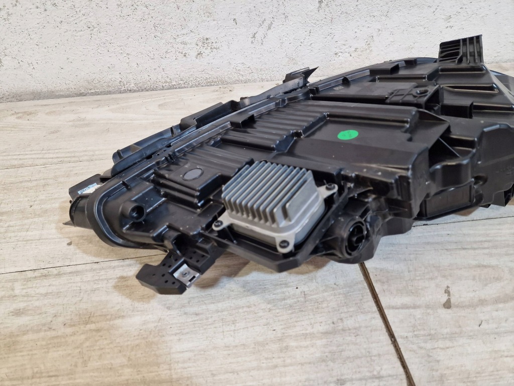 Tesla model 3 highland 2024- фара full led ліва європа Зі Шроту