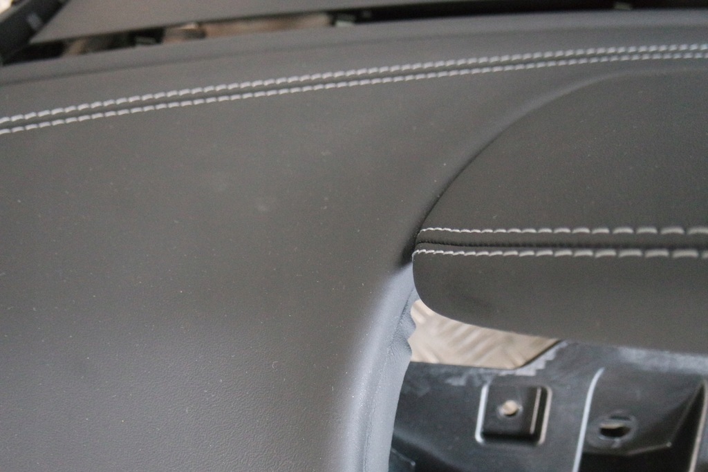 фото №7, Консоль приборная панель кожа nappa maserati levante