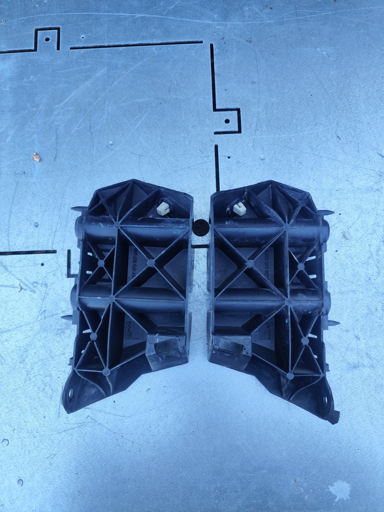 фото №1, Seat leon iii 5f направляющая бампера перед правый левый