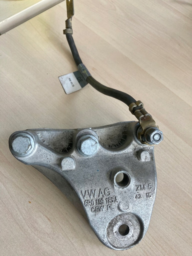 фото №1, Skoda fabia iii lift 1.0 кронштейн 6r0199185a