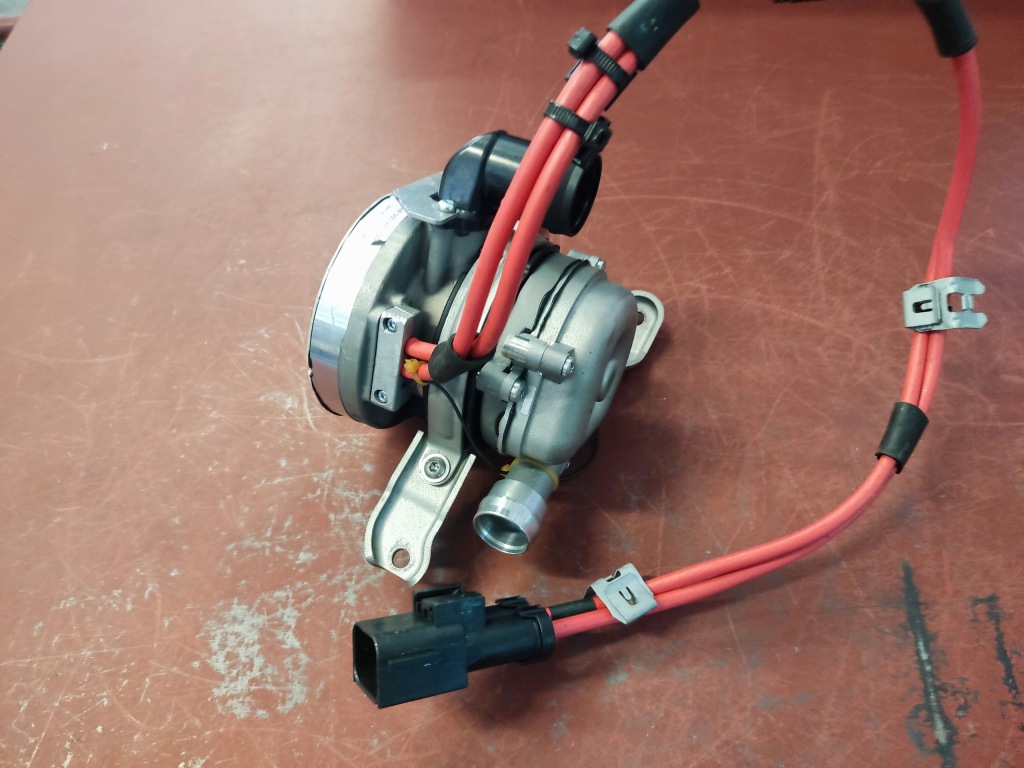 Купити Насос повітря вторинного mercedes-benz 0001402700