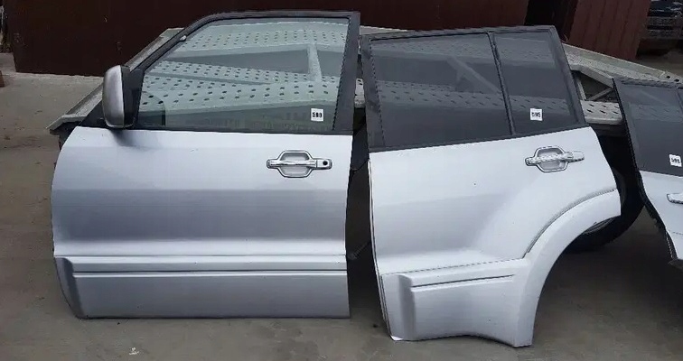 фото №1, Mitsubishi pajero iii дверь левая задняя полный a19