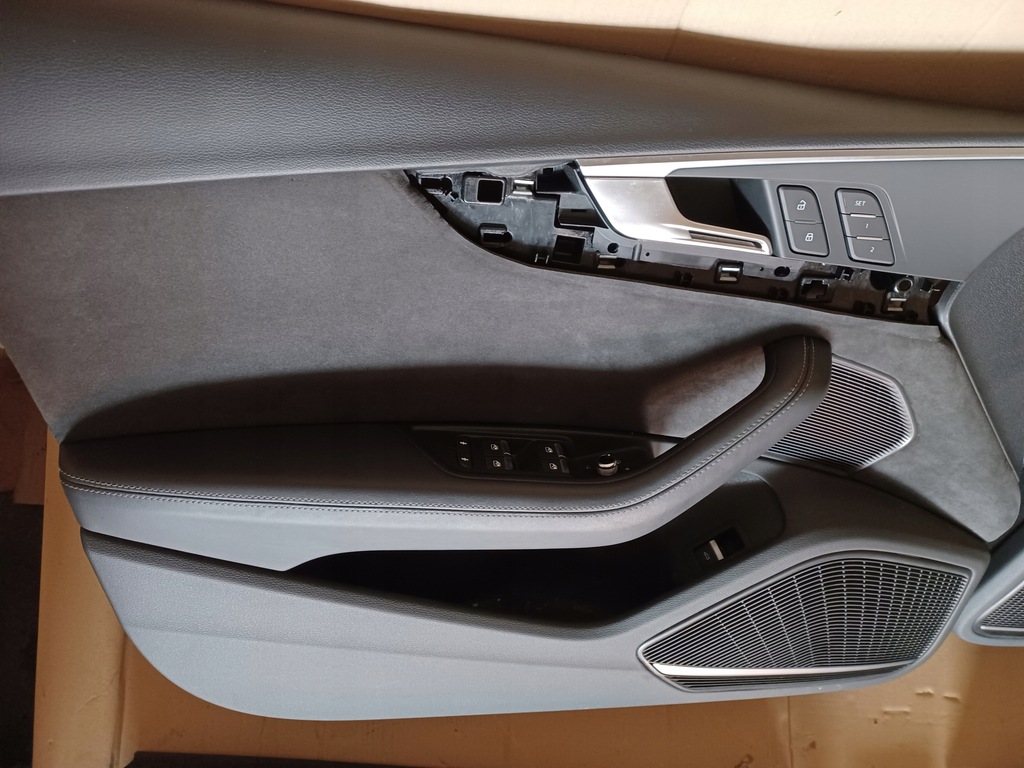 фото №13, Audi rs4 b9 8w середина сидіння заднє сидіння обшивки alcantara модулі