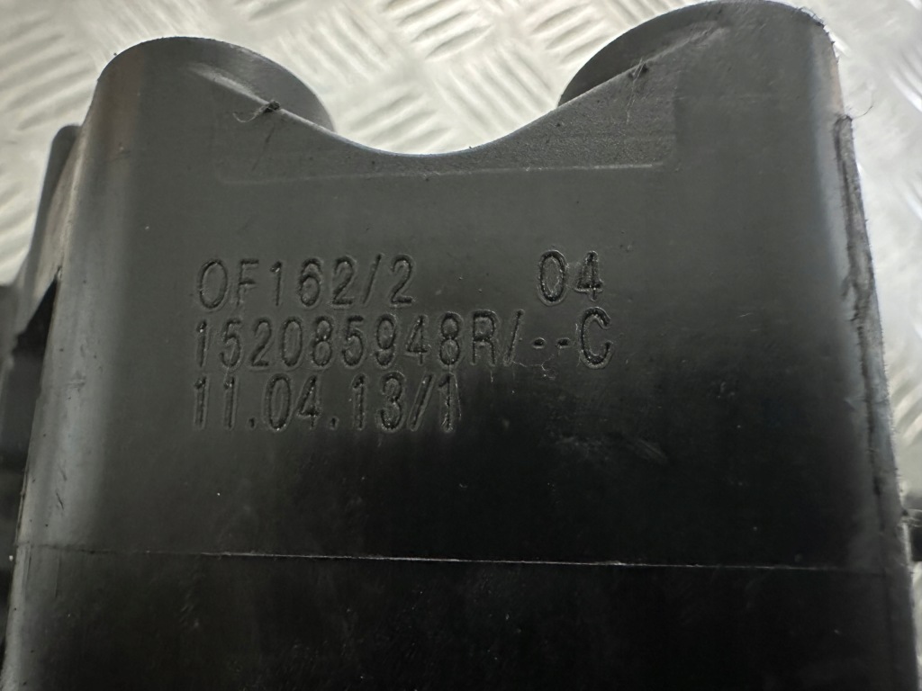Renault megane iii 1.6 dci основание фильтра масла 152085948r с Разборки