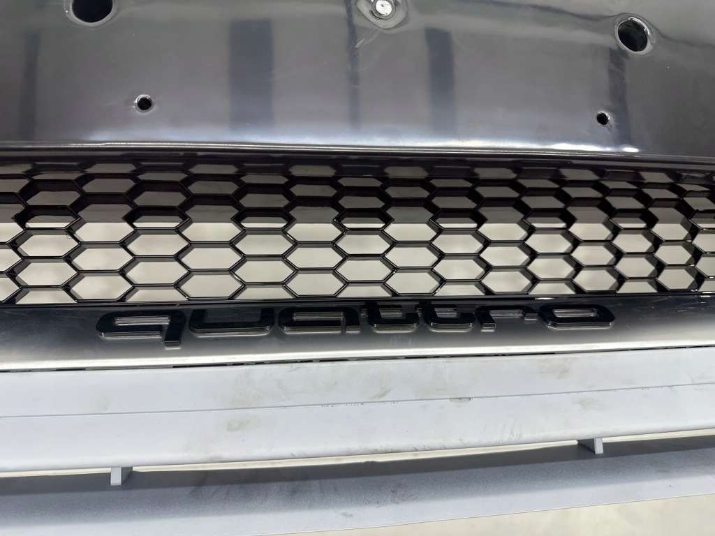 Бампер передний перед audi a4 8w rs look 4xpdc Киев