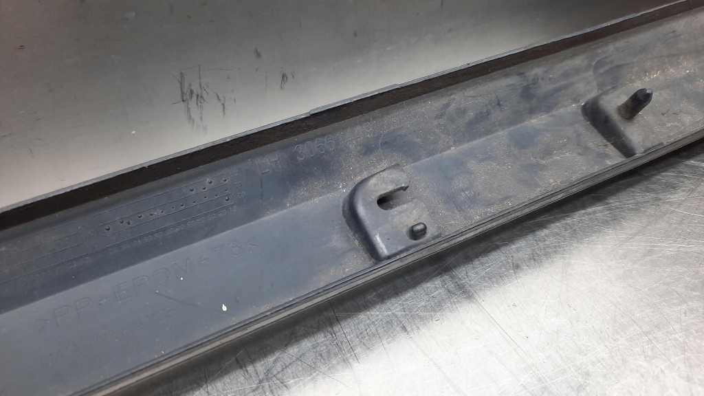 фото №8, Молдинг дверь нижняя левый задняя оригинальный номер 30661449 volvo s40 ii v50 04-12r