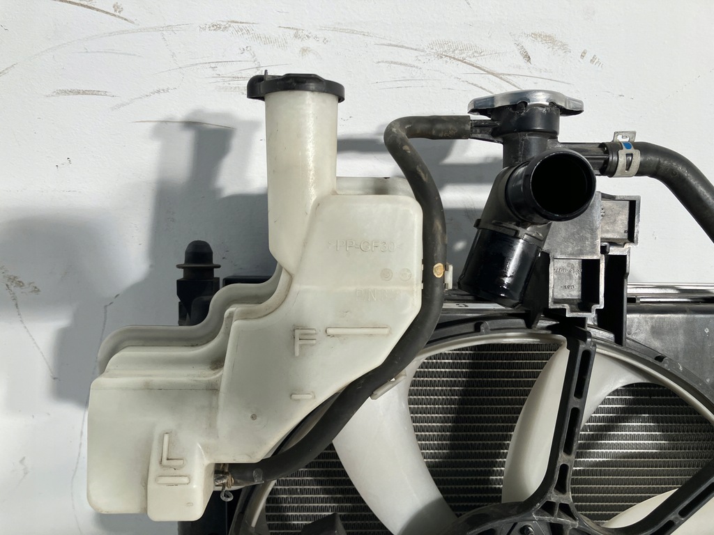 фото №7, Yaris iv 1.0 радіатор wody кондиціонера вентилятори комплект