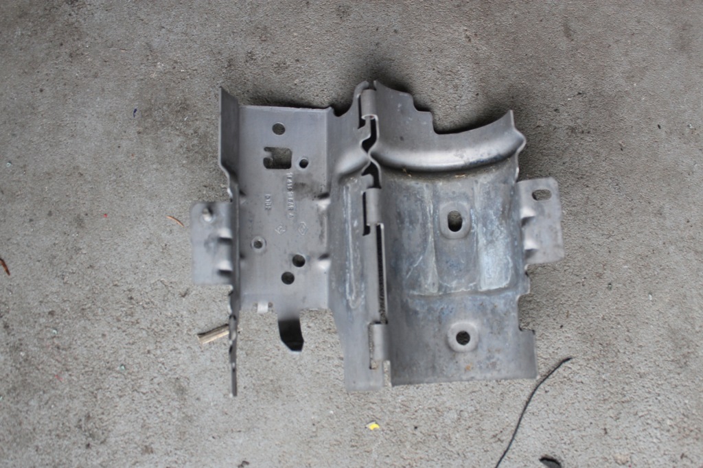 фото №1, Renault scenic iii 2.0 dci кронштейн фільтра пального