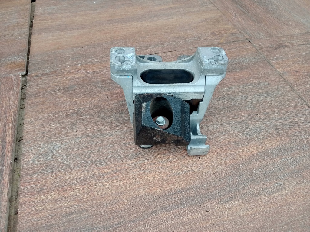 фото №9, Jeep cherokee kl 13-18 2.0 m-jet кронштейн подушка двигуна p68102281af