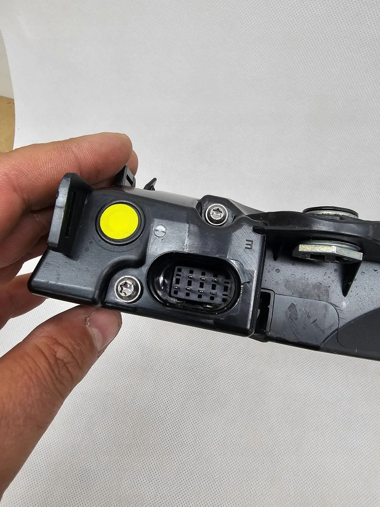 фото №13, Porsche taycan 9j1 лампа задня задня права ліва накладка europa 9ja945082f