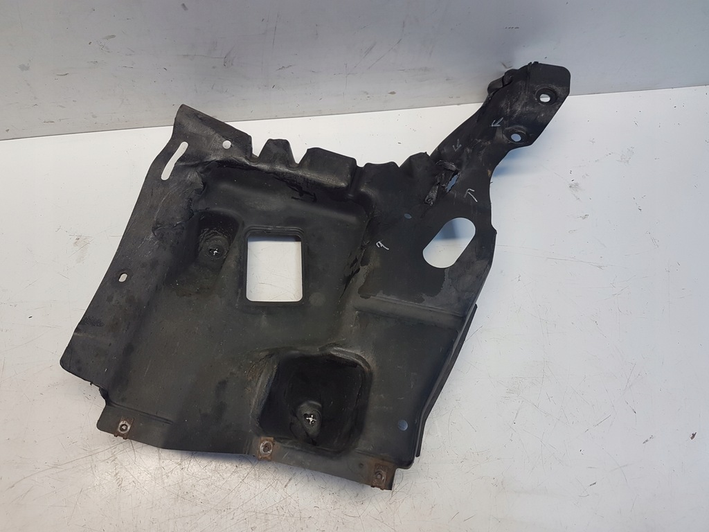 фото №1, Maserati levante защита подвеска правая 670032420