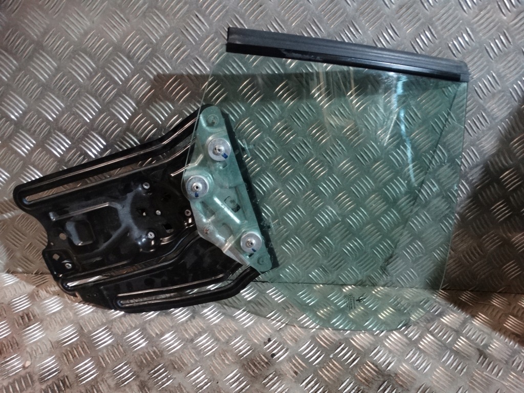 фото №1, Скло кузовна ліва maserati granturismo 1