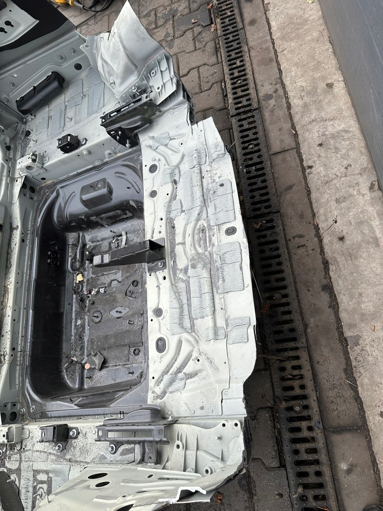 Ремень задний, поддон задний , tył,ściana mercedes e klasa w213 zk, универсал, c623 Киев