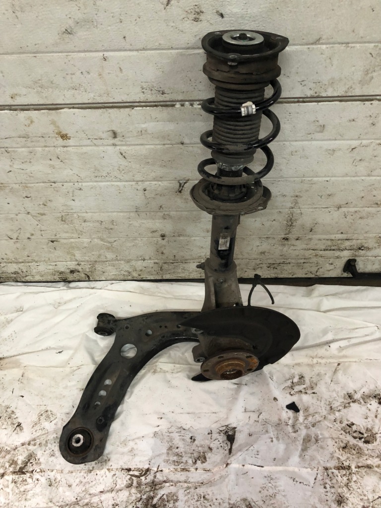 фото №1, Vw t-roc golf gti ступица поворотный кулак амортизатор mcphers 5q0413031jj 5q0407257a