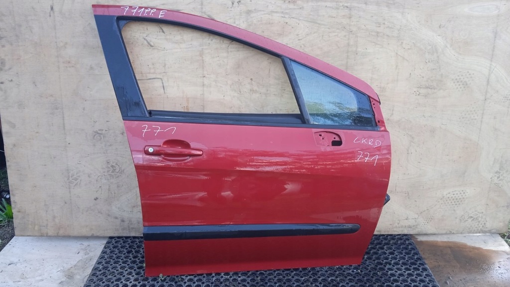 фото №1, Peugeot 308 t7 дверь перед правый lkrd 5d