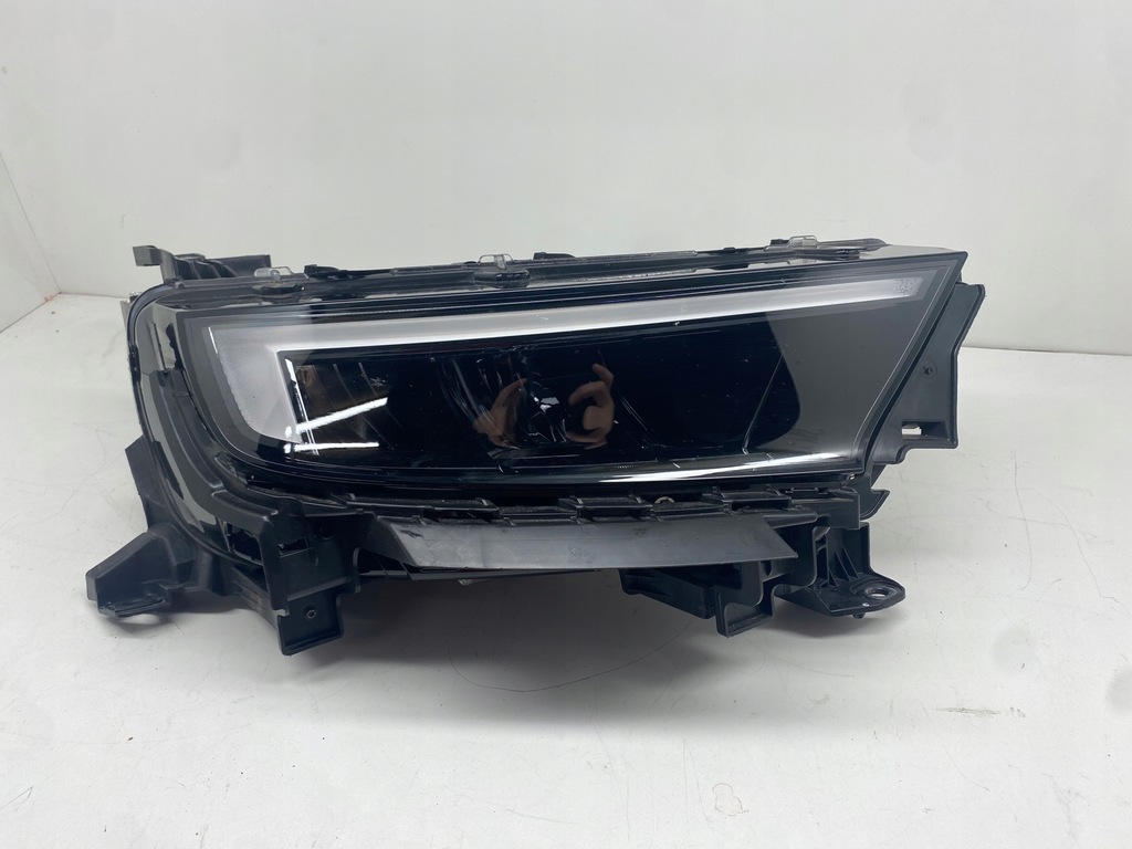 фото №1, Opel mokka b 2022 права сторона лампа передня 9847939180