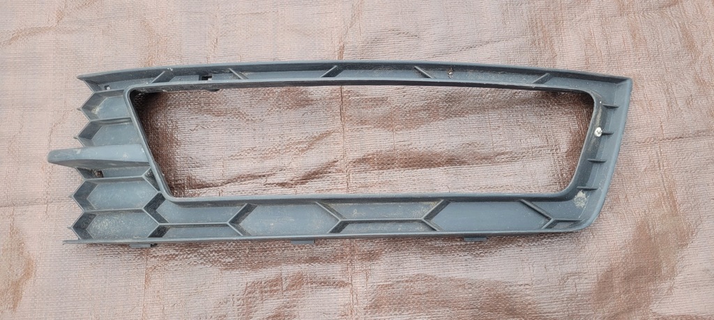 фото №1, Решётка бампера левый перед skoda rapid