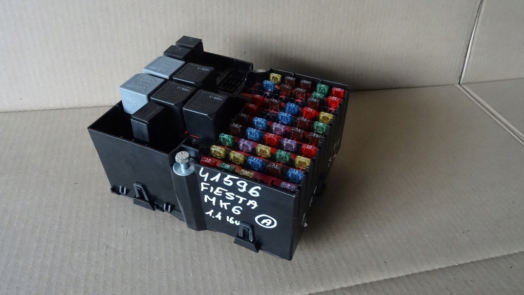 фото №1, Fiesta mk6 коробка предохранителей 2s6t14401ne