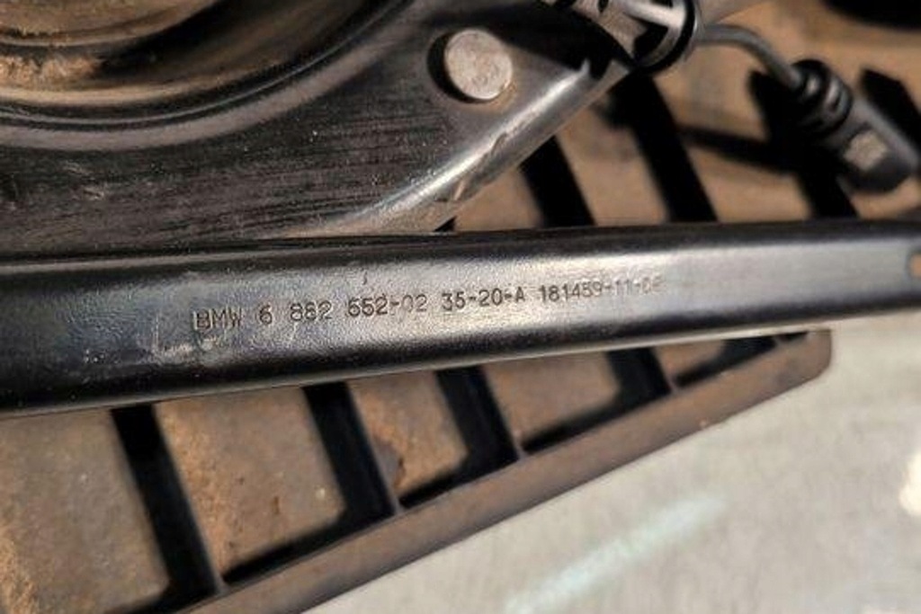 фото №11, Поворотный кулак задняя левая bmw 3 g20, g28 6882552 3.0l бензиновый 285kw 2020