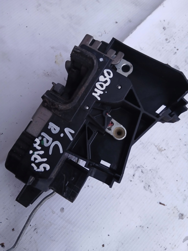 Купити Замок двері правий перед / opel vectra c рестайлінг  13210765ql 5 pin