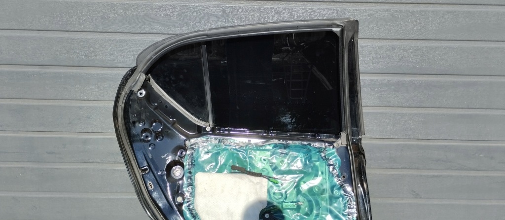 Дверь левая задние левый задняя lexus ct200h ct 200h 11r- полный в Украине