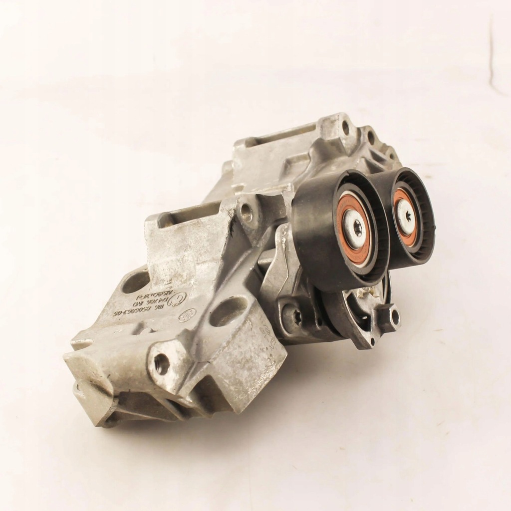 фото №1, Bmw 3 f30 f35 f31 2014 кронштейн генератора