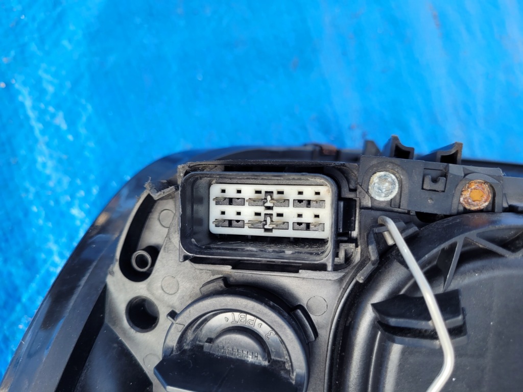 Купити Volvo v50 | фара правий лампа права перед європа 30698886