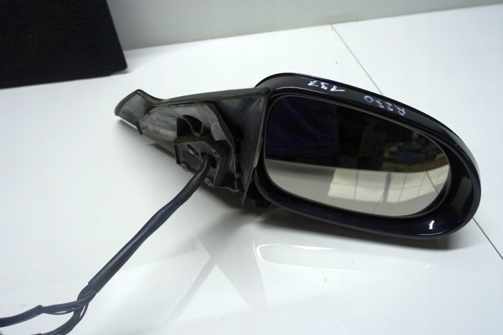 Mercedes r230 sl зеркало правое 197 Оригинал