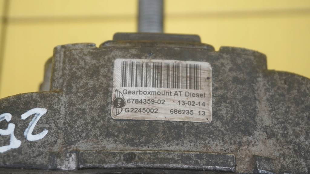 фото №4, Mini r56 r55 r60 r61 2.0 d 16r 143km n47c20a кронштейн коробки передач 6784359