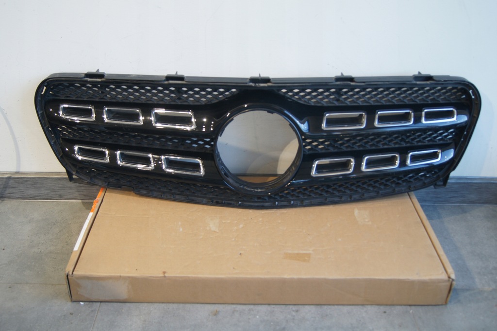 фото №1, Решітка радіатора mercedes gla 156 lift решітка радіатора a1568880400