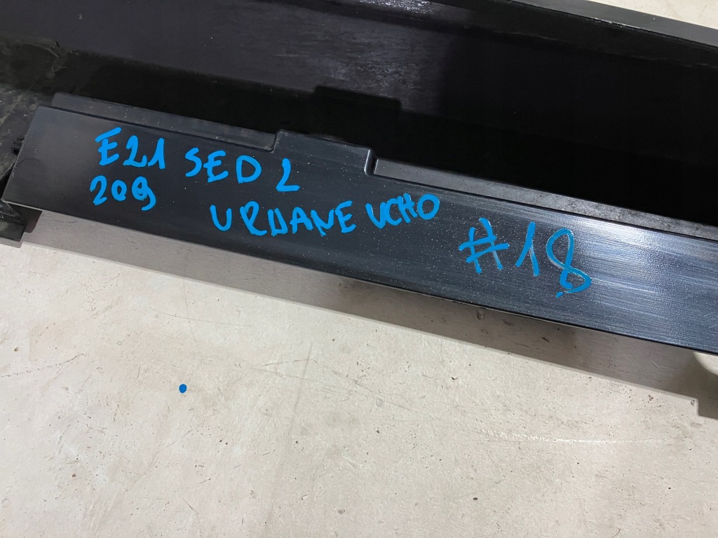 фото №14, #18 corolla e21 sedan порог защита порог наружная молдинг левая 209