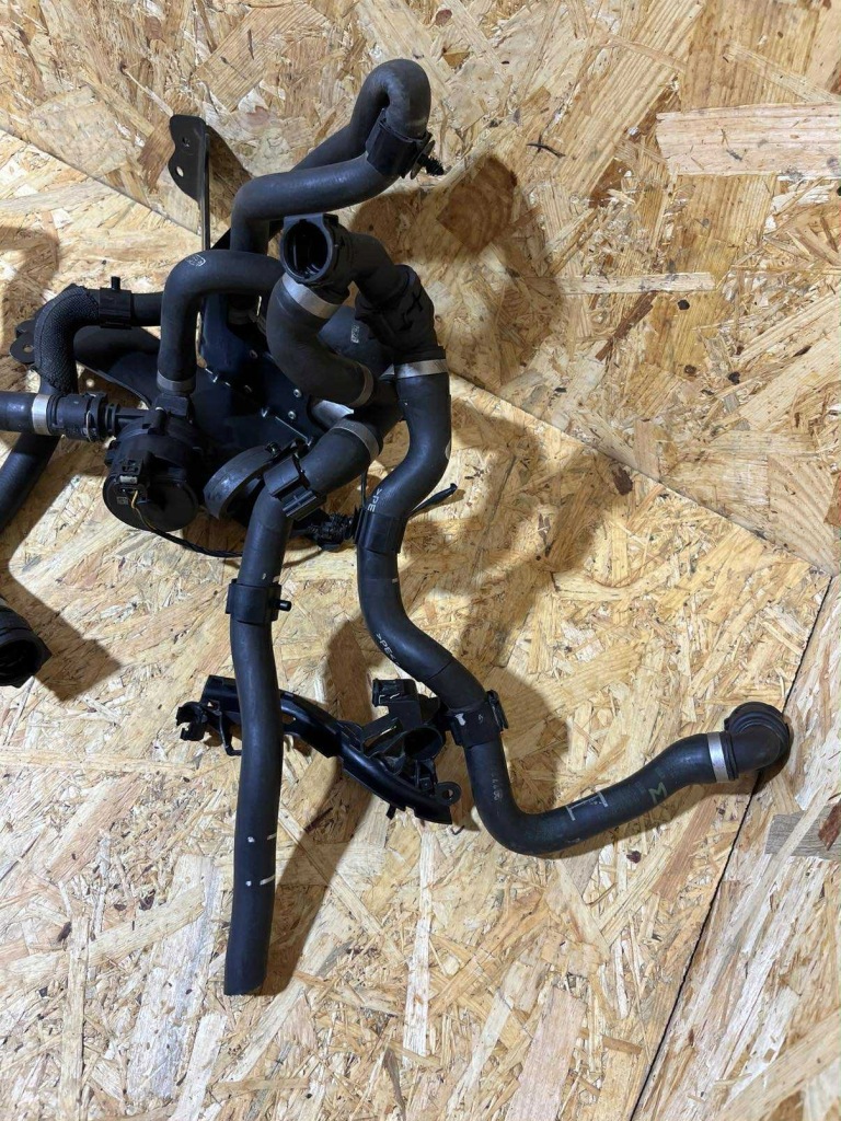 Помпа воды электроклапан + шланги bmw 9037610 8840614 9890553 оригинал 21r Оригинал