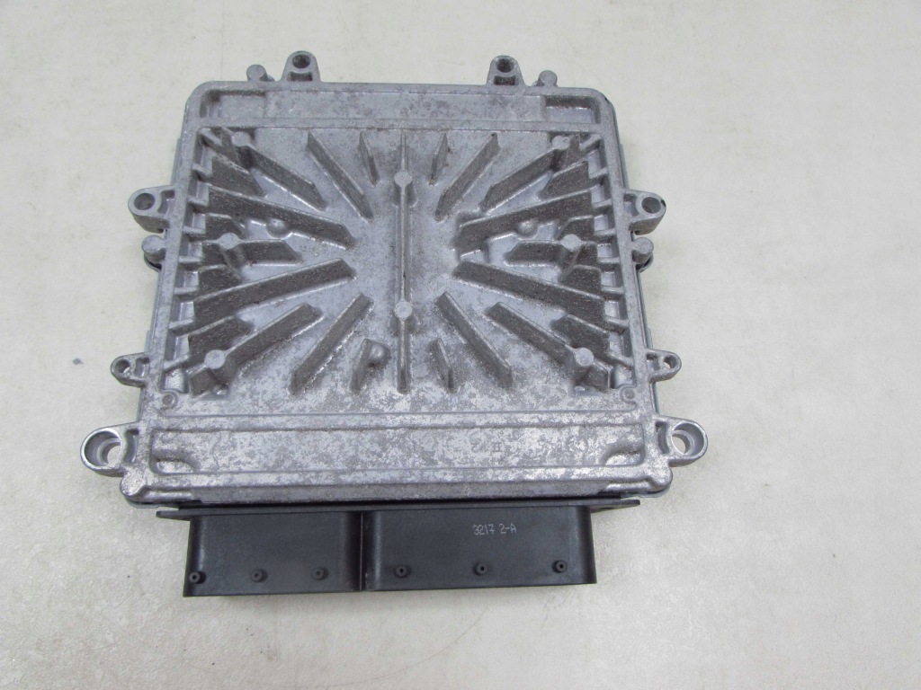 Volvo s80 v70 06- 2.4 d5 бортовий комп'ютер блок керування двигуна 30785100ab 0281012765 Київ