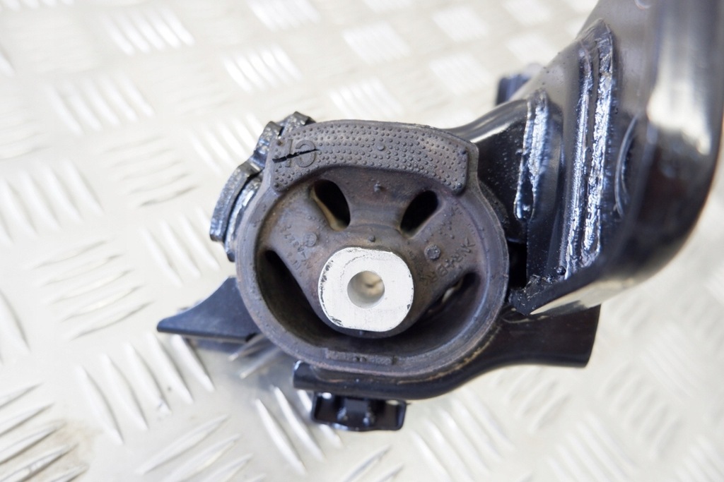 фото №7, Подушка двигуна ліва toyota auris _e18_ 123720t290 1.8l hybrid 73kw 2014