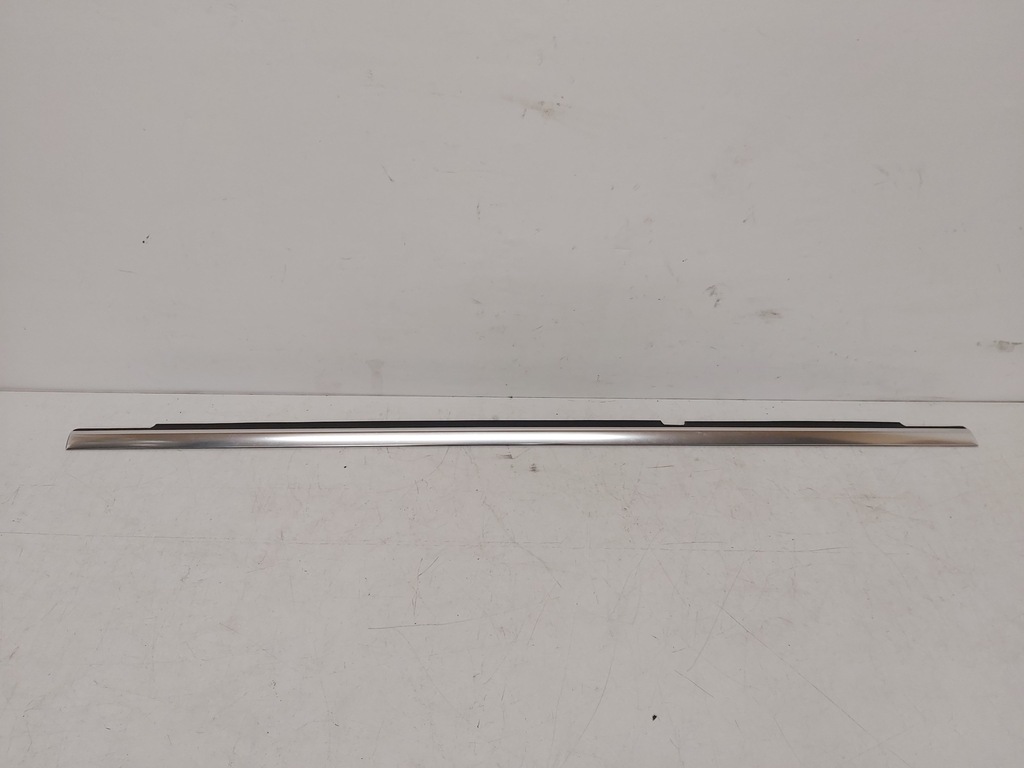 фото №1, Молдинг уплотнитель задняя левая mercedes w212