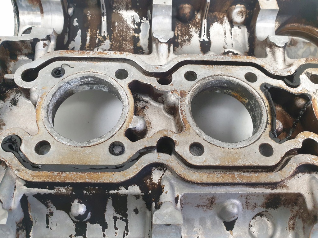 фото №9, Ford s-max 2.5 t turbo кришка клапанів