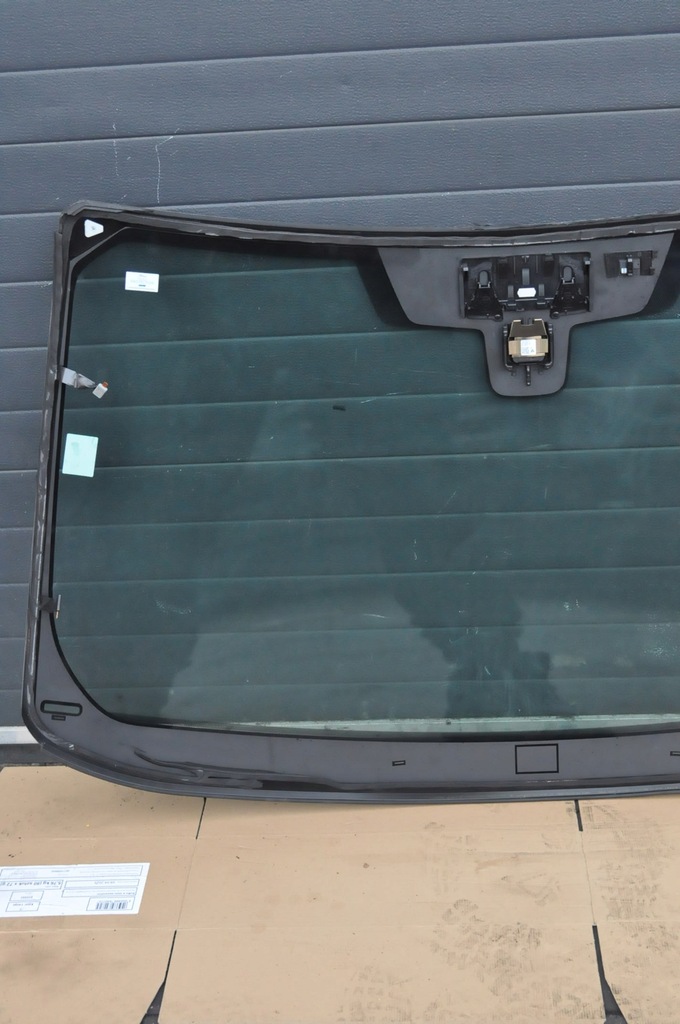 фото №12, Land rover discovery l550 lift стекло перед лобовое 20r