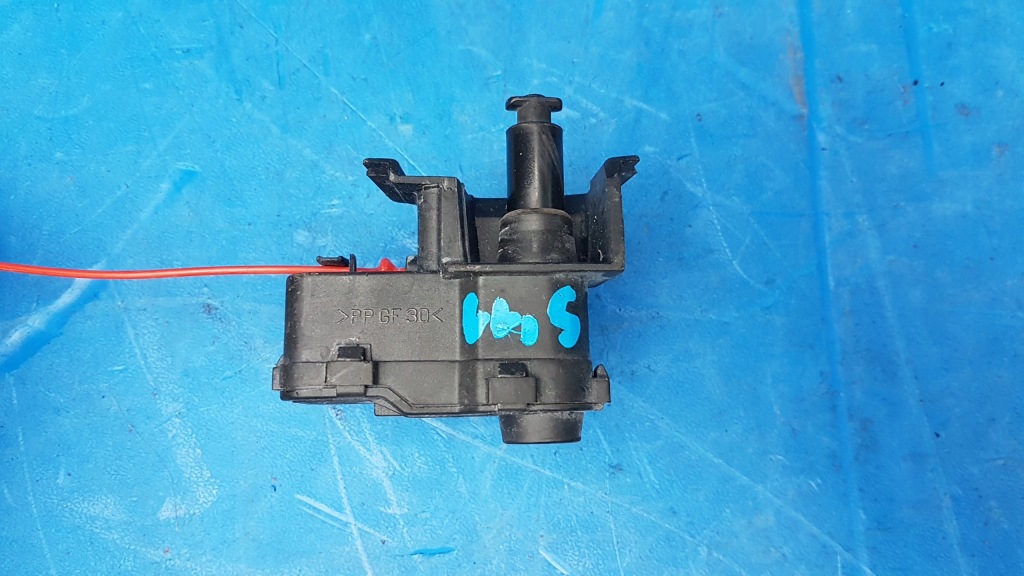 фото №1, Привод крышка заливной porsche cayenne ii 7p5 958