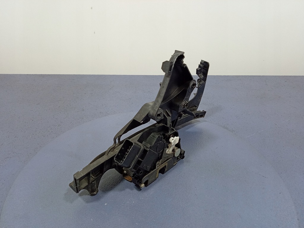 фото №7, Volvo s40 ii v50 замок дверь перед правый 6 pin 30799302