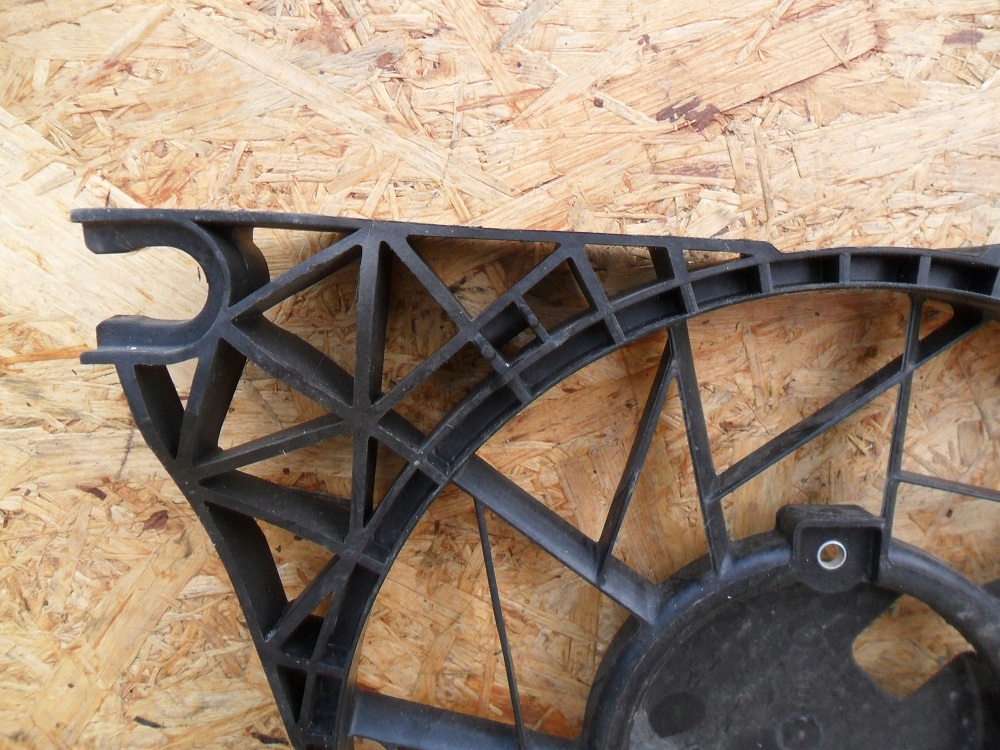 фото №11, Mercedes b-klassa w245 2005-корпус вентилятора